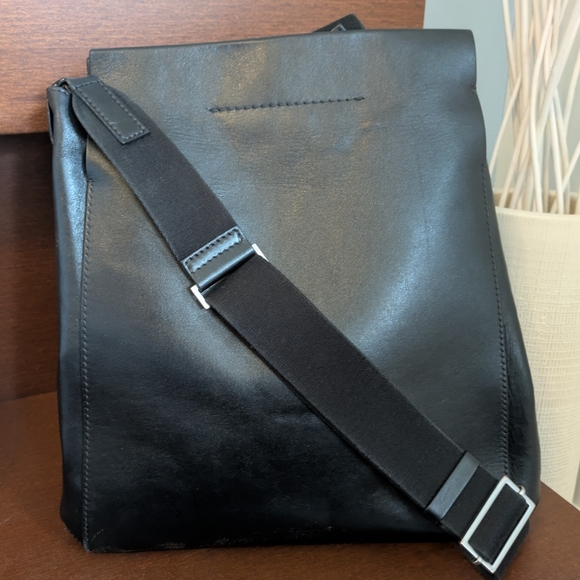 Everlane The Form Bag Black Leather Made In Italy - Picture 2 of 5